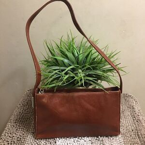 Wilson’s leather shoulder bag  